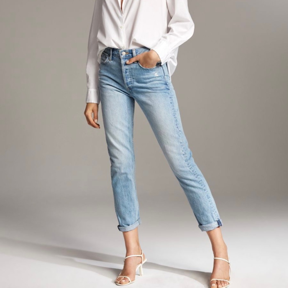 Denim Forum Ex-Boyfriend high-waisted jeans (Aritzia). 💙